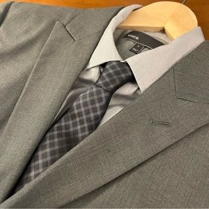 JF J. Ferrar Gray 2-Piece Suit 42R 36x30 2-Button Double Vent
